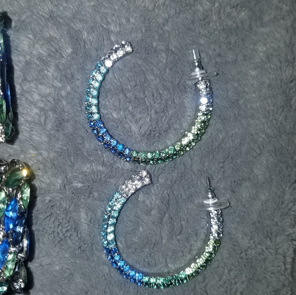 Jewlery Set *Offers welcomed* - Picture 2 of 3